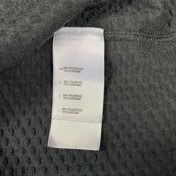 The North Face Lightweight Vaporwick Hoodie - Picture 13 of 16